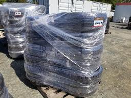 18 Pneus neufs auto-camion de grandeurs variés