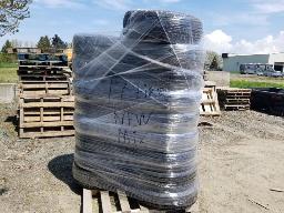 17 Pneus neufs auto-camion de grandeurs variées