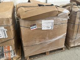 Palette de surplus de magasin non vérifié environ 17 mcx .