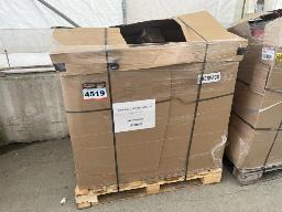 Palette de surplus de magasin non vérifié environ 27 mcx .