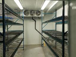 Congélateur 137''x118'' sans plafond, porte coulissante