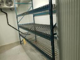 2 Étagères en métal 3'x3'x8'