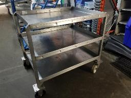 Chariot en stainless sur roues