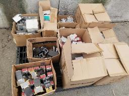 Lot de relais électriques variés