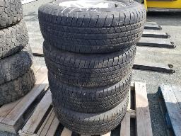 GOOD YEAR, WRANGLER, 4 pneus avec jante RAM, P265/65R18.