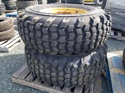 ARMOR, 2 pneus 16.9-24 avec jantes