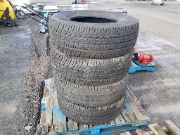 4 Pneus MICHELIN LXT LT275/70R18