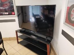 HISENSE 54''-Téléviseur et meuble