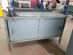 Table de travail 60',x30'' avec étau IRWIN