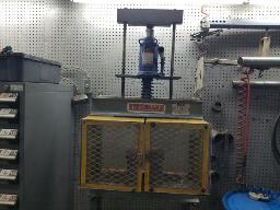 STRONGARM-Presse 20 tonnes