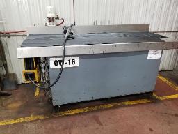 Réservoir d'huile environ 700 litres avec pompe et dévidoir, compteur