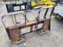 Carcan avec fourche 4''x48'' cap. 5500 lbs, attache skid steer