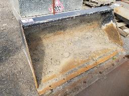 HLA MB66HDBO500-Godet 15.5 PC, attache skid steer