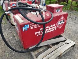 Réservoir à carburant 440 litres environ, pompe 12 volts