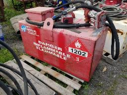 Réservoir à carburant 440 litres environ, pompe 12 volts