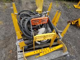 Marche pied pour VOLVO L90 et lot de boyau