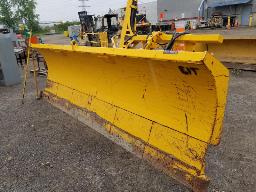 Gratte à neige 144'', aile 123'' plus les  attaches GRYB pour VOLVO