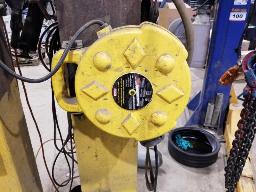 2 Dévidoirs à extension 110 volts environ 50'