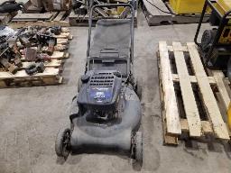 Tondeuse à essence, moteur BRIGGS STRATON, 6.75, état inconnu