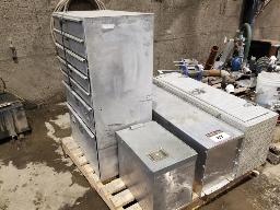 Lot de coffres en aluminium variés