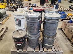 Lot D'huile hydraulique et plus