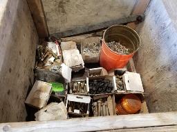 Lot de boulons et écrous variés