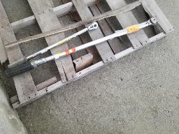 2 Torques wrench: 1x 3/4 drive torque 600, et une fois 1/2 drive torque 250