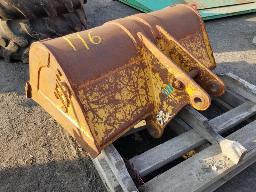 Godet à fossé, attache rétrocaveuse CASE