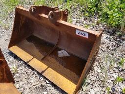 Godet 48'' pour rétrocaveuse CASE 680