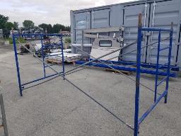 Un ensemble d'échafaud 5', 2 cadres, 2 croisillons standard