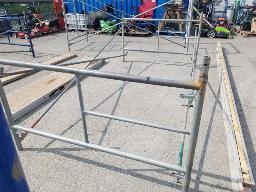 Un ensemble d'échafaud demi cadre, 2 cadres, 2 croisillons galvanisé
