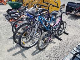 5 Vélos avec supports à vélos