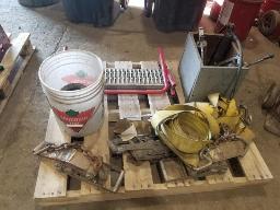 Lot divers fusil à graisser + tensionneur à courroie + chaine