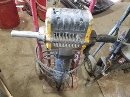 DEWALT D25980 marteau brise-roche (break hammer) + chariot 110V