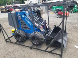 2025 AGT MXMZW14 - Chargeur Compact