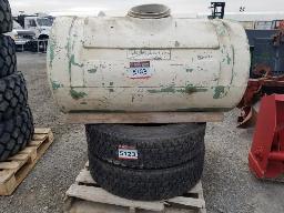 2 pneus - 11R 22.5 avec réservoir
