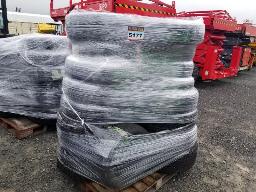 Lot de 17 pneus neuf auto et camion variés