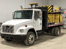 2003, FREIGHTLINER FL70, CAMION À 6 ROUES    ATTÉNUATEUR D'IMPACT