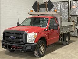 2011, FORD F-350 XL, CAMIONNETTE    BENNE