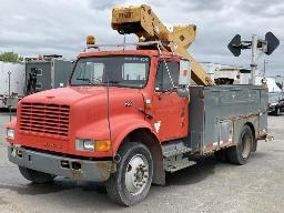 1999, INTERNATIONAL 40S 4700 T444E, CAMION À 6 ROUES    NACELLE