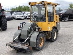 2009, BENCO TU-900, TRACTEUR ARTICULÉ  4 X 4