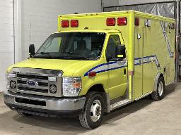 2018, FORD E-350, AMBULANCE    6 ROUES,