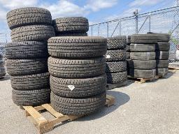 40 PNEUS VARIÉS    3 PALETTES