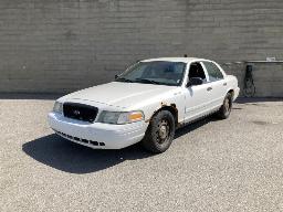 2011, FORD CROWN VICTORIA, AUTOMOBILE