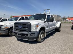 2015, FORD F-350, CAMION À 6 ROUES  4 X 4