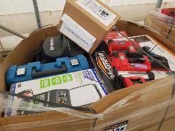 Palette de surplus de magasin non vérifié environ 18 mcx . Prévoir environ 15% de perte  D'une valeur de: 5973$