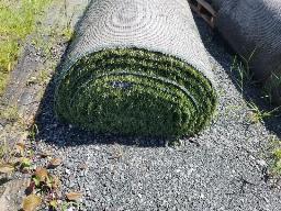 Rouleau Tapis Gazon environ 15' de large, longueur inconnu