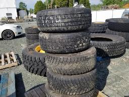 5 pneus sur jante 265/70R17