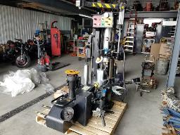 JOHN BEAM T7800 EEWH586AUC-Machine à démonter les pneus comme neuve