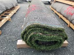 1 Rouleau tapis gazon, environ 15' long